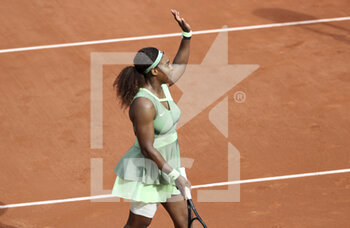 2021-06-04 - Serena Williams of USA celebrates her third round victory during day 6 of the French Open 2021, Grand Slam tennis tournament on June 4, 2021 at Roland-Garros stadium in Paris, France - Photo Jean Catuffe / DPPI - ROLAND-GARROS 2021, GRAND SLAM TENNIS TOURNAMENT - INTERNATIONALS - TENNIS