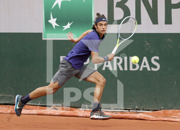 2021-06-05 - Lorenzo Musetti of Italy during day 7 of the French Open 2021, Grand Slam tennis tournament on June 5, 2021 at Roland-Garros stadium in Paris, France - Photo Jean Catuffe / DPPI - ROLAND-GARROS 2021, GRAND SLAM TENNIS TOURNAMENT - INTERNATIONALS - TENNIS