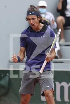 2021-06-05 - Lorenzo Musetti of Italy celebrates a point during day 7 of the French Open 2021, Grand Slam tennis tournament on June 5, 2021 at Roland-Garros stadium in Paris, France - Photo Jean Catuffe / DPPI - ROLAND-GARROS 2021, GRAND SLAM TENNIS TOURNAMENT - INTERNATIONALS - TENNIS