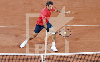 2021-06-05 - Roger Federer of Switzerland during the Roland-Garros 2021, Grand Slam tennis tournament on June 5, 2021 at Roland-Garros stadium in Paris, France - Photo Nicol Knightman / DPPI - ROLAND-GARROS 2021, GRAND SLAM TENNIS TOURNAMENT - INTERNATIONALS - TENNIS