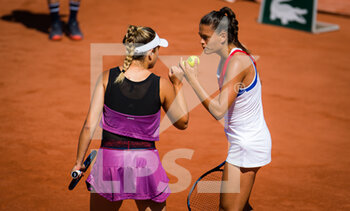 2021-06-06 - Chloe Paquet and Clara Burel of France in action during the third round of doubles at the Roland-Garros 2021, Grand Slam tennis tournament on June 6, 2021 at Roland-Garros stadium in Paris, France - Photo Rob Prange / Spain DPPI / DPPI - ROLAND-GARROS 2021, GRAND SLAM TENNIS TOURNAMENT - INTERNATIONALS - TENNIS