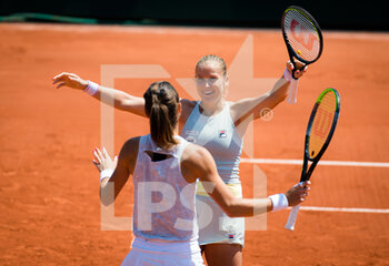 2021-06-07 - Petra Martic of Croatia and Shelby Rogers of the United States in action during the third doubles round of the Roland-Garros 2021, Grand Slam tennis tournament on June 7, 2021 at Roland-Garros stadium in Paris, France - Photo Rob Prange / Spain DPPI / DPPI - ROLAND-GARROS 2021, GRAND SLAM TENNIS TOURNAMENT - INTERNATIONALS - TENNIS