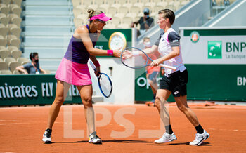 2021-06-07 - Nicole Melichar of the United States and Demi Schuurs of the Netherlands in action during the third doubles round of the Roland-Garros 2021, Grand Slam tennis tournament on June 7, 2021 at Roland-Garros stadium in Paris, France - Photo Rob Prange / Spain DPPI / DPPI - ROLAND-GARROS 2021, GRAND SLAM TENNIS TOURNAMENT - INTERNATIONALS - TENNIS