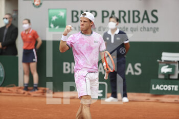 2021-06-07 - Diego Schwartzman of Argentina during day 9 of the French Open 2021, Grand Slam tennis tournament on June 7, 2021 at Roland-Garros stadium in Paris, France - Photo Jean Catuffe / DPPI - ROLAND-GARROS 2021, GRAND SLAM TENNIS TOURNAMENT - INTERNATIONALS - TENNIS