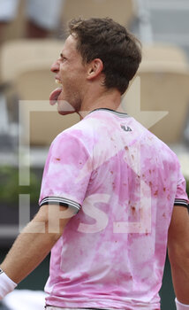 2021-06-07 - Diego Schwartzman of Argentina celebrates his victory during day 9 of the French Open 2021, Grand Slam tennis tournament on June 7, 2021 at Roland-Garros stadium in Paris, France - Photo Jean Catuffe / DPPI - ROLAND-GARROS 2021, GRAND SLAM TENNIS TOURNAMENT - INTERNATIONALS - TENNIS