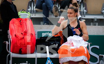 2021-06-07 - Maria Sakkari of Greece in action during her fourth round match at the Roland-Garros 2021, Grand Slam tennis tournament on June 7, 2021 at Roland-Garros stadium in Paris, France - Photo Rob Prange / Spain DPPI / DPPI - ROLAND-GARROS 2021, GRAND SLAM TENNIS TOURNAMENT - INTERNATIONALS - TENNIS