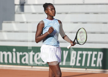 2021-06-07 - Maelie Monfils of France, younger sister of Gael Monfils, plays the junior tournament during day 9 of the French Open 2021, Grand Slam tennis tournament on June 7, 2021 at Roland-Garros stadium in Paris, France - Photo Jean Catuffe / DPPI - ROLAND-GARROS 2021, GRAND SLAM TENNIS TOURNAMENT - INTERNATIONALS - TENNIS