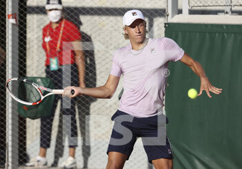 2021-06-07 - Leo Borg, son of Bjorn Borg, plays the junior tournament during day 9 of the French Open 2021, Grand Slam tennis tournament on June 7, 2021 at Roland-Garros stadium in Paris, France - Photo Jean Catuffe / DPPI - ROLAND-GARROS 2021, GRAND SLAM TENNIS TOURNAMENT - INTERNATIONALS - TENNIS