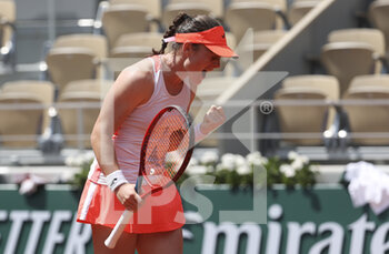 2021-06-08 - Tamara Zidansek of Slovenia celebrates a point during day 9 of the French Open 2021, Grand Slam tennis tournament on June 7, 2021 at Roland-Garros stadium in Paris, France - Photo Jean Catuffe / DPPI - FRENCH OPEN 2021, GRAND SLAM TENNIS TOURNAMENT - INTERNATIONALS - TENNIS