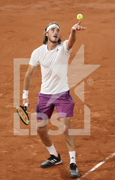 2021-06-08 - Stefanos Tsitsipas of Greece during day 10 of the French Open 2021, Grand Slam tennis tournament on June 8, 2021 at Roland-Garros stadium in Paris, France - Photo Jean Catuffe / DPPI - FRENCH OPEN 2021, GRAND SLAM TENNIS TOURNAMENT - INTERNATIONALS - TENNIS
