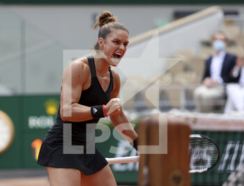 2021-06-09 - Maria Sakkari of Greece celebrates a point during day 11 of the French Open 2021, Grand Slam tennis tournament on June 9, 2021 at Roland-Garros stadium in Paris, France - Photo Jean Catuffe / DPPI - ROLAND-GARROS 2021, GRAND SLAM TENNIS TOURNAMENT - INTERNATIONALS - TENNIS