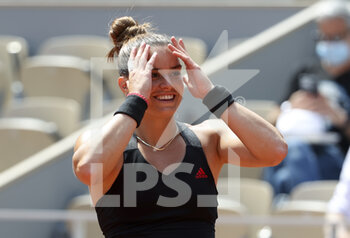 2021-06-09 - Maria Sakkari of Greece celebrates her quarter-final victory during day 11 of the French Open 2021, Grand Slam tennis tournament on June 9, 2021 at Roland-Garros stadium in Paris, France - Photo Jean Catuffe / DPPI - ROLAND-GARROS 2021, GRAND SLAM TENNIS TOURNAMENT - INTERNATIONALS - TENNIS