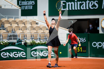 2021-06-10 - Desirae Krawczyk of the United States after winning the Mixed Doubles final with partner Joe Salisbury at the Roland-Garros 2021, Grand Slam tennis tournament on June 10, 2021 at Roland-Garros stadium in Paris, France - Photo Rob Prange / Spain DPPI / DPPI - ROLAND-GARROS 2021, GRAND SLAM TENNIS TOURNAMENT - INTERNATIONALS - TENNIS