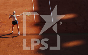 2021-06-10 - Barbora Krejcikova of the Czech Republic in action during her semi-final against Maria Sakkari of Greece at the Roland-Garros 2021, Grand Slam tennis tournament on June 10, 2021 at Roland-Garros stadium in Paris, France - Photo Nicol Knightman / DPPI - ROLAND-GARROS 2021, GRAND SLAM TENNIS TOURNAMENT - INTERNATIONALS - TENNIS