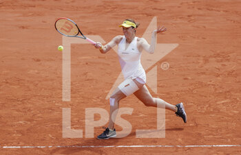 2021-06-12 - Anastasia Pavlyuchenkova of Russia during the Roland-Garros 2021, Grand Slam tennis tournament on June 12, 2021 at Roland-Garros stadium in Paris, France - Photo Nicol Knightman / DPPI - ROLAND-GARROS 2021, FRENCH OPEN 2021, A GRAND SLAM TENNIS TOURNAMENT - INTERNATIONALS - TENNIS