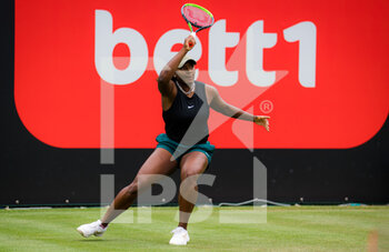 2021-06-15 - Hailey Baptiste of the United States in action against Jessica Pegula of the United States during the first round of the 2021 bett1open WTA 500 tennis tournament on June 15, 2021 at Rot-Weiss Tennis Club in Berlin, Germany - Photo Rob Prange / Spain DPPI / DPPI - 2021 BETT1OPEN WTA 500 TENNIS TOURNAMENT - INTERNATIONALS - TENNIS