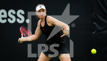 2021-06-15 - Elena Rybakina of Kazakhstan in action against Shelby Rogers of the United States during the first round of the 2021 bett1open WTA 500 tennis tournament on June 15, 2021 at Rot-Weiss Tennis Club in Berlin, Germany - Photo Rob Prange / Spain DPPI / DPPI - 2021 BETT1OPEN WTA 500 TENNIS TOURNAMENT - INTERNATIONALS - TENNIS