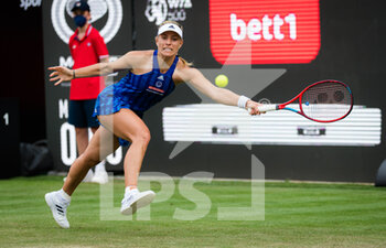2021-06-15 - Angelique Kerber of Germany in action against Misaki Doi of Japan during her first-round match at the 2021 bett1open WTA 500 tennis tournament on June 15, 2021 at Rot-Weiss Tennis Club in Berlin, Germany - Photo Rob Prange / Spain DPPI / DPPI - 2021 BETT1OPEN WTA 500 TENNIS TOURNAMENT - INTERNATIONALS - TENNIS