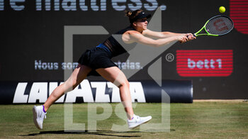 2021-06-16 - Elina Svitolina of the Ukraine in action against Ekaterina Alexandrova of Russia during her second round at the 2021 bett1open WTA 500 tennis tournament on June 16, 2021 at Rot-Weiss Tennis Club in Berlin, Germany - Photo Rob Prange / Spain DPPI / DPPI - 2021 BETT1OPEN WTA 500 TENNIS TOURNAMENT - INTERNATIONALS - TENNIS