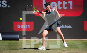 2021-06-16 - Elina Svitolina of the Ukraine in action against Ekaterina Alexandrova of Russia during her second round at the 2021 bett1open WTA 500 tennis tournament on June 16, 2021 at Rot-Weiss Tennis Club in Berlin, Germany - Photo Rob Prange / Spain DPPI / DPPI - 2021 BETT1OPEN WTA 500 TENNIS TOURNAMENT - INTERNATIONALS - TENNIS