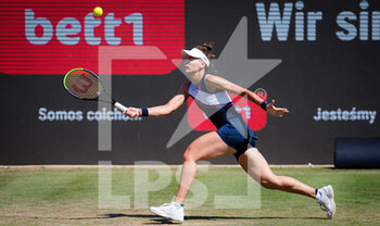 2021-06-17 - Veronika Kudermetova of Russia in action against Liudmilla Samsonova of Russia during her second round match at the 2021 bett1open WTA 500 tennis tournament on June 17, 2021 at Rot-Weiss Tennis Club in Berlin, Germany - Photo Rob Prange / Spain DPPI / DPPI - 2021 BETT1OPEN WTA 500 TENNIS TOURNAMENT - INTERNATIONALS - TENNIS
