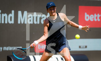 2021-06-17 - Victoria Azarenka of Belarus in action against Angelique Kerber of Germany during her second round match at the 2021 bett1open WTA 500 tennis tournament on June 17, 2021 at Rot-Weiss Tennis Club in Berlin, Germany - Photo Rob Prange / Spain DPPI / DPPI - 2021 BETT1OPEN WTA 500 TENNIS TOURNAMENT - INTERNATIONALS - TENNIS