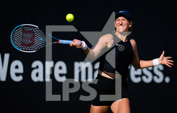 2021-06-17 - Victoria Azarenka of Belarus playing doubles at the 2021 bett1open WTA 500 tennis tournament on June 17, 2021 at Rot-Weiss Tennis Club in Berlin, Germany - Photo Rob Prange / Spain DPPI / DPPI - 2021 BETT1OPEN WTA 500 TENNIS TOURNAMENT - INTERNATIONALS - TENNIS