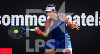 2021-06-18 - Garbine Muguruza of Spain in action against Alize Cornet of France during the quarter-final of the 2021 bett1open WTA 500 tennis tournament on June 18, 2021 at Rot-Weiss Tennis Club in Berlin, Germany - Photo Rob Prange / Spain DPPI / DPPI - 2021 BETT1OPEN WTA 500 TENNIS TOURNAMENT - INTERNATIONALS - TENNIS