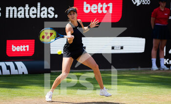 2021-06-19 - Belinda Bencic of Switzerland in action against Alize Cornet of France during the semi-final of the 2021 bett1open WTA 500 tennis tournament on June 19, 2021 at Rot-Weiss Tennis Club in Berlin, Germany - Photo Rob Prange / Spain DPPI / DPPI - 2021 BETT1OPEN WTA 500 TENNIS TOURNAMENT - INTERNATIONALS - TENNIS