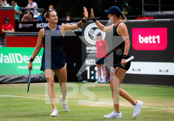 2021-06-20 - Aryna Sabalenka and Victoria Azarenka of Belarus in action during the doubles final of the 2021 bett1open WTA 500 tennis tournament on June 20, 2021 at Rot-Weiss Tennis Club in Berlin, Germany - Photo Rob Prange / Spain DPPI / DPPI - 2021 BETT1OPEN WTA 500 TENNIS TOURNAMENT - INTERNATIONALS - TENNIS