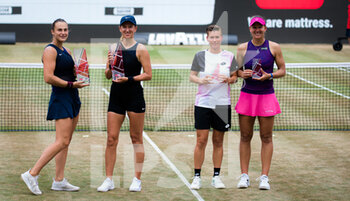 2021-06-20 - Victoria Azarenka, Aryna Sabalenka of Belarus and Demi Schuurs of the Netherlands, Nicole Melichar of the United States with their trophies after the doubles final of the 2021 bett1open WTA 500 tennis tournament on June 20, 2021 at Rot-Weiss Tennis Club in Berlin, Germany - Photo Rob Prange / Spain DPPI / DPPI - 2021 BETT1OPEN WTA 500 TENNIS TOURNAMENT - INTERNATIONALS - TENNIS