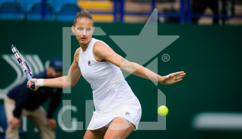 2021-06-22 - Karolina Pliskova of the Czech Republic in action against Camila Giorgi of Italy during her first round match at the 2021 Viking International WTA 500 tennis tournament on June 22, 2021 at Devonshire Park Tennis in Eastbourne, England - Photo Rob Prange / Spain DPPI / DPPI - 2021 VIKING INTERNATIONAL WTA 500 TENNIS TOURNAMENT - INTERNATIONALS - TENNIS
