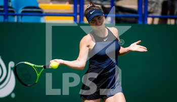 2021-06-23 - Elina Svitolina of the Ukraine in action against Elena Rybakina of Kazakhstan during the second round at the 2021 Viking International WTA 500 tennis tournament on June 23, 2021 at Devonshire Park Tennis in Eastbourne, England - Photo Rob Prange / Spain DPPI / DPPI - 2021 VIKING INTERNATIONAL WTA 500 TENNIS TOURNAMENT - INTERNATIONALS - TENNIS