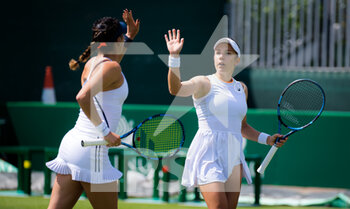 2021-06-23 - Giuliana Olmos of Mexico and Sharon Fichman of Canada playing doubles at the 2021 Viking International WTA 500 tennis tournament on June 24, 2021 at Devonshire Park Tennis in Eastbourne, England - Photo Rob Prange / Spain DPPI / DPPI - 2021 VIKING INTERNATIONAL WTA 500 TENNIS TOURNAMENT - INTERNATIONALS - TENNIS