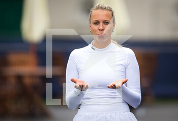 2021-06-24 - Anett Kontaveit of Estonia in action against Camila Giorgi of Italy during her semi-final match at the 2021 Viking International WTA 500 tennis tournament on June 25, 2021 at Devonshire Park Tennis in Eastbourne, England - Photo Rob Prange / Spain DPPI / DPPI - 2021 VIKING INTERNATIONAL WTA 500 TENNIS TOURNAMENT - INTERNATIONALS - TENNIS