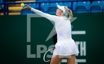 2021-06-24 - Anett Kontaveit of Estonia in action against Camila Giorgi of Italy during her semi-final match at the 2021 Viking International WTA 500 tennis tournament on June 25, 2021 at Devonshire Park Tennis in Eastbourne, England - Photo Rob Prange / Spain DPPI / DPPI - 2021 VIKING INTERNATIONAL WTA 500 TENNIS TOURNAMENT - INTERNATIONALS - TENNIS