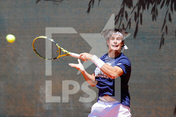 2021-06-25 - The Italian Tennis player Giulio Zeppieri training - ATP CHALLENGER MILANO 2021 - INTERNATIONALS - TENNIS