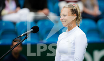 2021-06-26 - Anett Kontaveit of Estonia during the trophy ceremony after the final of the 2021 Viking International WTA 500 tennis tournament on June 26, 2021 at Devonshire Park Tennis in Eastbourne, England - Photo Rob Prange / Spain DPPI / DPPI - 2021 VIKING INTERNATIONAL WTA 500 TENNIS TOURNAMENT - INTERNATIONALS - TENNIS