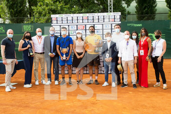 2021-06-27 - Gian Marco Moroni with the president of Main sponsor Giuseppe Fumagalli, the director of the tournament Massimo Lacarbonara, the organisational director Carlo Alagna, general manager of the Aspria Harbour Club Robera Minardi - ATP CHALLENGER MILANO 2021 - INTERNATIONALS - TENNIS