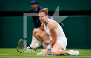 2021-06-28 - Aryna Sabalenka of Belarus in action against Monica Niculescu of Romania during the first round of The Championships Wimbledon 2021, Grand Slam tennis tournament on June 28, 2021 at All England Lawn Tennis and Croquet Club in London, England - Photo Rob Prange / Spain DPPI / DPPI - WIMBLEDON 2021, GRAND SLAM TENNIS TOURNAMENT - INTERNATIONALS - TENNIS