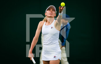 2021-06-28 - Ekaterina Alexandrova of Russia in action against Laura Siegemund of Germany during the first round of The Championships Wimbledon 2021, Grand Slam tennis tournament on June 28, 2021 at All England Lawn Tennis and Croquet Club in London, England - Photo Rob Prange / Spain DPPI / DPPI - WIMBLEDON 2021, GRAND SLAM TENNIS TOURNAMENT - INTERNATIONALS - TENNIS