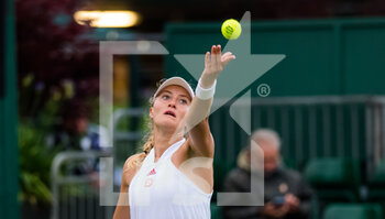 2021-06-28 - Kristina Mladenovic of France in action against Elena Rybakina of Kazakhstan during the first round of The Championships Wimbledon 2021, Grand Slam tennis tournament on June 28, 2021 at All England Lawn Tennis and Croquet Club in London, England - Photo Rob Prange / Spain DPPI / DPPI - WIMBLEDON 2021, GRAND SLAM TENNIS TOURNAMENT - INTERNATIONALS - TENNIS