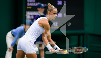 2021-06-28 - Arantxa Rus of the Netherlands in action against Maria Sakkari of Greece during the first round of The Championships Wimbledon 2021, Grand Slam tennis tournament on June 29, 2021 at All England Lawn Tennis and Croquet Club in London, England - Photo Rob Prange / Spain DPPI / DPPI - WIMBLEDON 2021, GRAND SLAM TENNIS TOURNAMENT - INTERNATIONALS - TENNIS