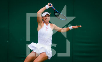 2021-06-28 - Rebecca Peterson of Sweden in action against Ons Jabeur of Tunisia during the first round of The Championships Wimbledon 2021, Grand Slam tennis tournament on June 29, 2021 at All England Lawn Tennis and Croquet Club in London, England - Photo Rob Prange / Spain DPPI / DPPI - WIMBLEDON 2021, GRAND SLAM TENNIS TOURNAMENT - INTERNATIONALS - TENNIS
