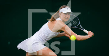 2021-06-28 - Mona Barthel of Germany in action against Zhu Lin of China during the first round of The Championships Wimbledon 2021, Grand Slam tennis tournament on June 29, 2021 at All England Lawn Tennis and Croquet Club in London, England - Photo Rob Prange / Spain DPPI / DPPI - WIMBLEDON 2021, GRAND SLAM TENNIS TOURNAMENT - INTERNATIONALS - TENNIS