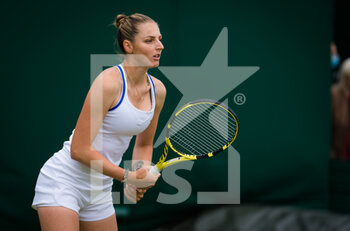 2021-06-30 - Kristyna Pliskova of the Czech Republic in action against Astra Sharma of Australia during the first round of The Championships Wimbledon 2021, Grand Slam tennis tournament on June 30, 2021 at All England Lawn Tennis and Croquet Club in London, England - Photo Rob Prange / Spain DPPI / DPPI - WIMBLEDON 2021, GRAND SLAM TENNIS TOURNAMENT - INTERNATIONALS - TENNIS