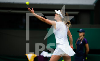 2021-06-30 - Elina Svitolina of the Ukraine in action against Alison Van Uytvanck of Belgium during the first round of The Championships Wimbledon 2021, Grand Slam tennis tournament on June 30, 2021 at All England Lawn Tennis and Croquet Club in London, England - Photo Rob Prange / Spain DPPI / DPPI - WIMBLEDON 2021, GRAND SLAM TENNIS TOURNAMENT - INTERNATIONALS - TENNIS