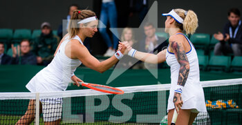 2021-07-01 - Nadia Podoroska of Argentina and Tereza Martincova of the Czech Republic at the net during the second round of The Championships Wimbledon 2021, Grand Slam tennis tournament on June 30, 2021 at All England Lawn Tennis and Croquet Club in London, England - Photo Rob Prange / Spain DPPI / DPPI - WIMBLEDON 2021, GRAND SLAM TENNIS TOURNAMENT - INTERNATIONALS - TENNIS