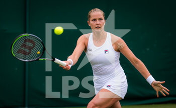 2021-07-01 - Shelby Rogers of the United States in action against Maria Sakkari of Greece during the second round of The Championships Wimbledon 2021, Grand Slam tennis tournament on June 30, 2021 at All England Lawn Tennis and Croquet Club in London, England - Photo Rob Prange / Spain DPPI / DPPI - WIMBLEDON 2021, GRAND SLAM TENNIS TOURNAMENT - INTERNATIONALS - TENNIS