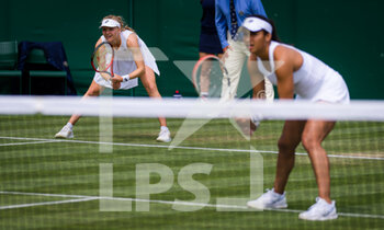 2021-07-01 - Heather Watson of Great Britain playing doubles with Harriet Dart at The Championships Wimbledon 2021, Grand Slam tennis tournament on July 1, 2021 at All England Lawn Tennis and Croquet Club in London, England - Photo Rob Prange / Spain DPPI / DPPI - WIMBLEDON 2021, GRAND SLAM TENNIS TOURNAMENT - INTERNATIONALS - TENNIS